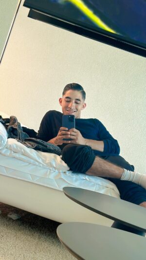 QVZoSTNwWVhyS2N2U1oxOE9vcDZkOTlD_Original